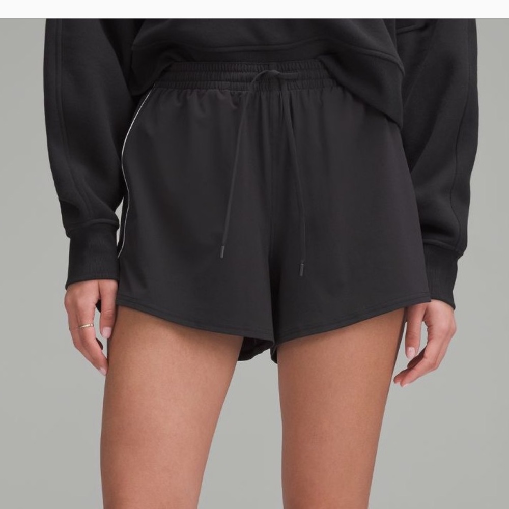 lululemon athletica court rival short